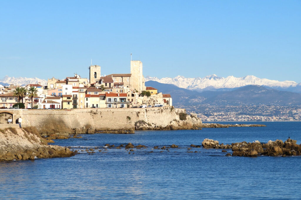 Antibes 3060408 1280 1024x682